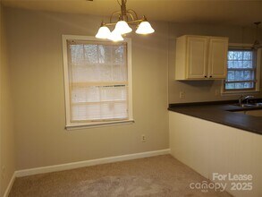 8416 Country Oaks Rd in Charlotte, NC - Building Photo - Building Photo