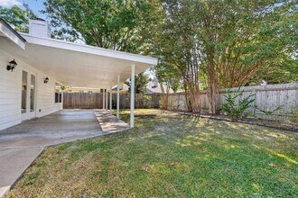 9018 Martha's Dr in Austin, TX - Building Photo - Building Photo