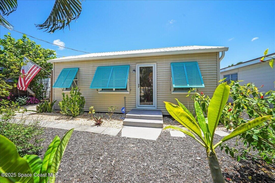 2005 Oak St in Melbourne, FL - Building Photo