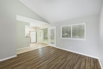 8527 Maine Dr in Austin, TX - Building Photo - Building Photo