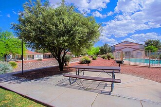 Madrean Vista in Thatcher, AZ - Foto de edificio - Building Photo