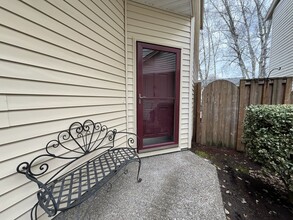 21101 SW Madeira Terrace in Sherwood, OR - Building Photo - Building Photo