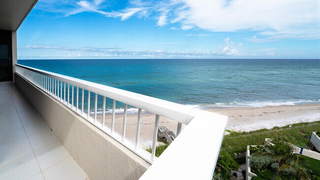 5540 N Ocean Dr in West Palm Beach, FL - Building Photo - Building Photo