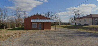 532 Lafayette Rd in Red Boiling Springs, TN - Building Photo