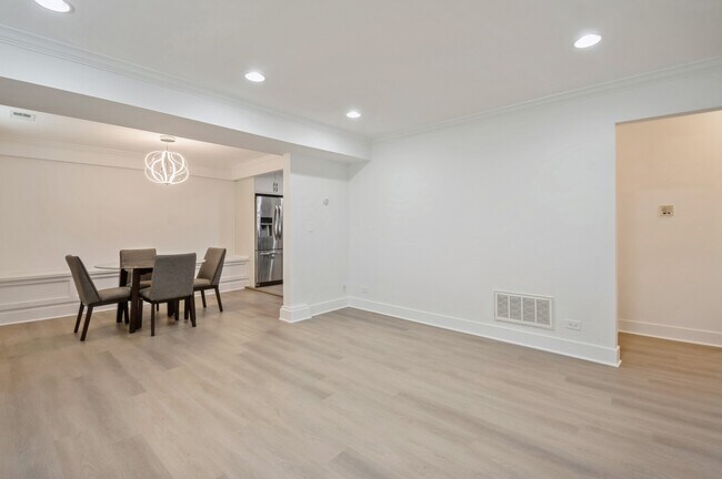 4209 N Keystone Ave in Chicago, IL - Building Photo - Building Photo