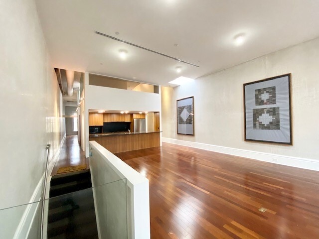 property at 520 1/2 E Grand Ave