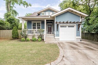 606B Eastboro Dr in Nashville, TN - Building Photo - Building Photo