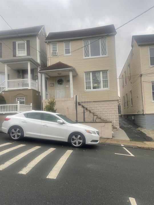 1507 86th St in North Bergen, NJ - Building Photo