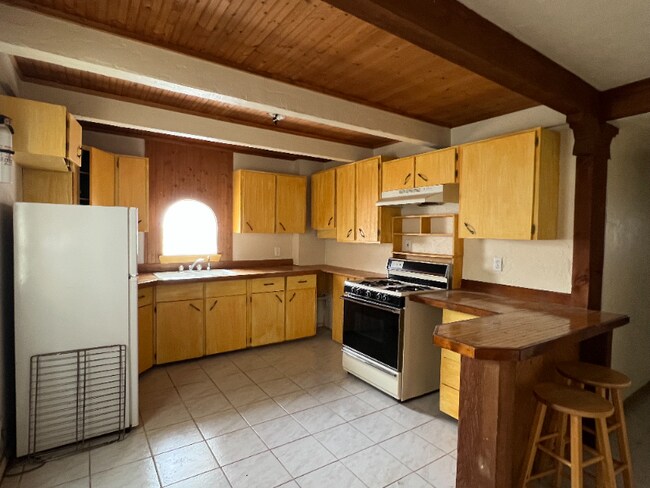 406 W 4th Ave-Unit -B in Iliff, CO - Building Photo - Building Photo