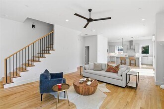 6345 Richmond Ave in Dallas, TX - Building Photo - Building Photo