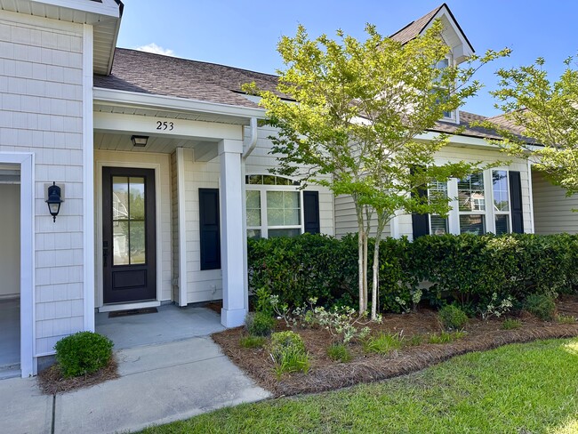 253 Wooden Wheel Ln in Bluffton, SC - Foto de edificio - Building Photo