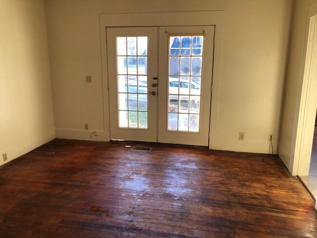 702 N 2nd St, Unit Apt A in Lufkin, TX - Foto de edificio - Building Photo