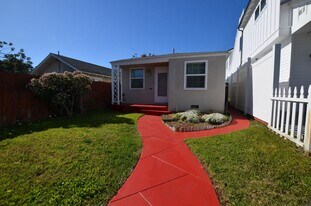 372 I Ave in Coronado, CA - Building Photo