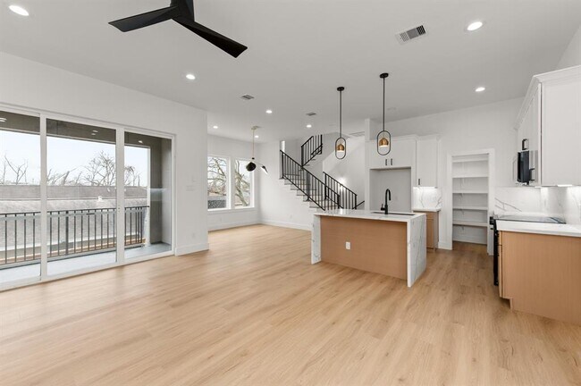 1805 Sakowitz St in Houston, TX - Building Photo - Building Photo