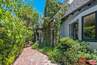 1151 Sunset Vale Ave. in Los Angeles, CA - Building Photo - Building Photo