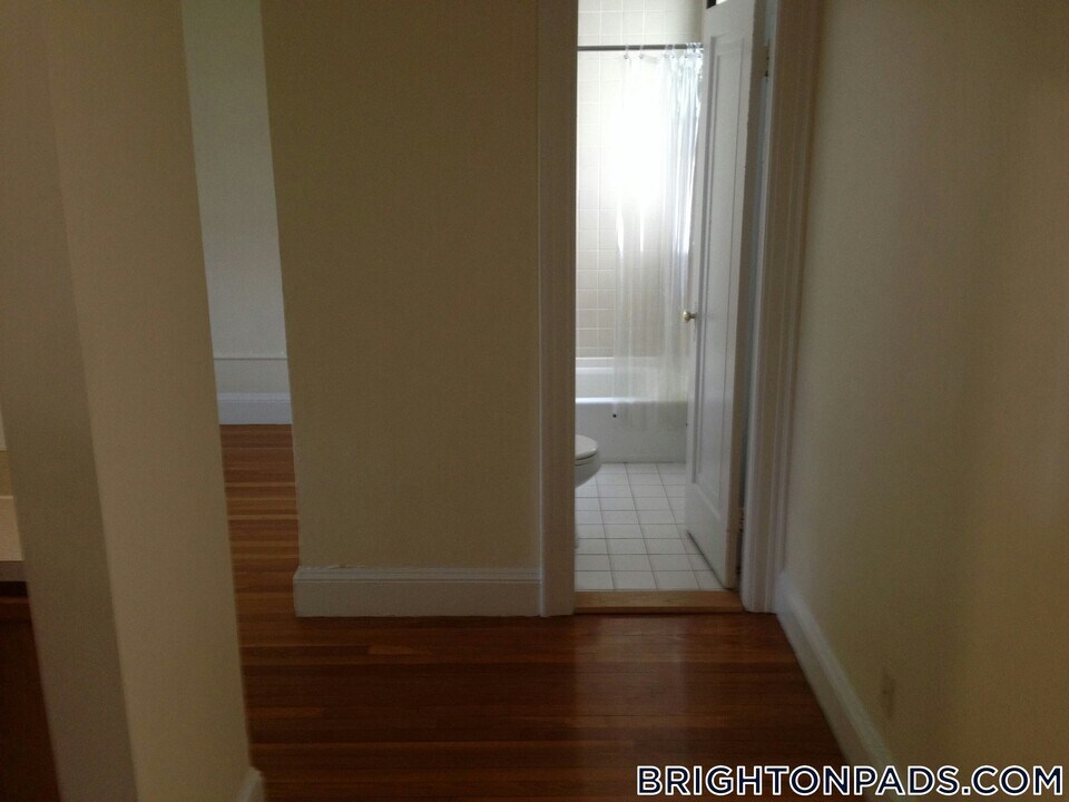 100 Kilsyth Rd in Boston, MA - Building Photo