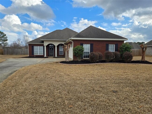 1032 E Poplar St in Prattville, AL - Foto de edificio - Building Photo