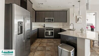 9265 W Russell Rd in Las Vegas, NV - Building Photo - Building Photo