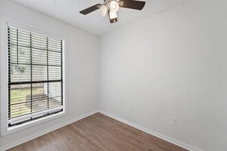 18009 Split Oak Cir in New Caney, TX - Building Photo - Building Photo