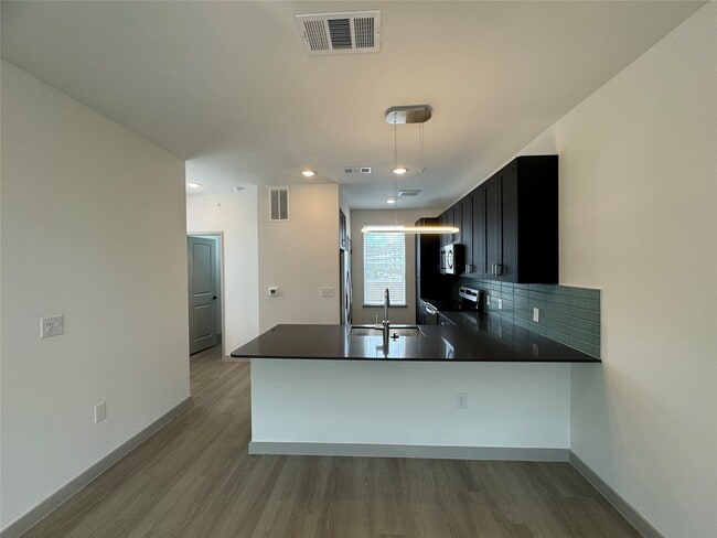 91 Jensen Dr in Houston, TX - Building Photo - Building Photo