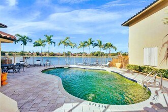 767 NE 195th St in Miami, FL - Building Photo - Building Photo