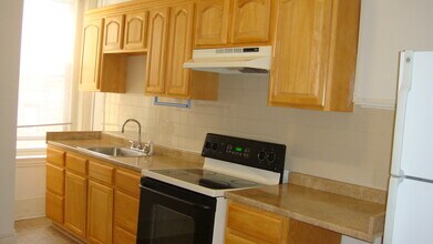 4202 Chestnut St, Unit 2 in Philadelphia, PA - Foto de edificio - Building Photo