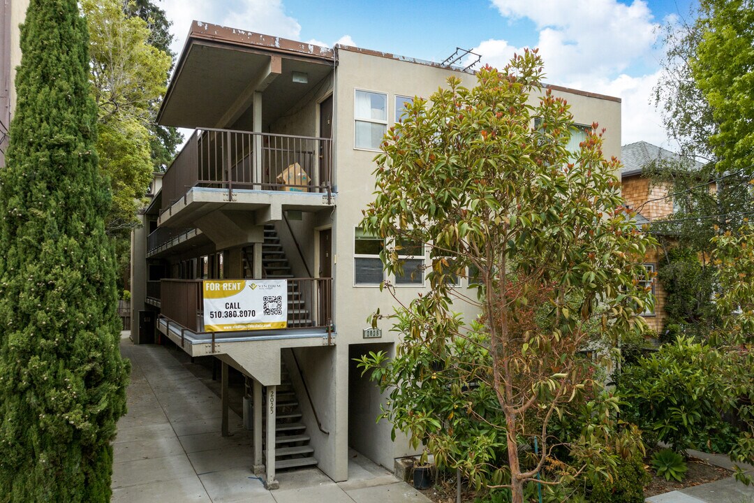2025 Francisco St. in Berkeley, CA - Foto de edificio