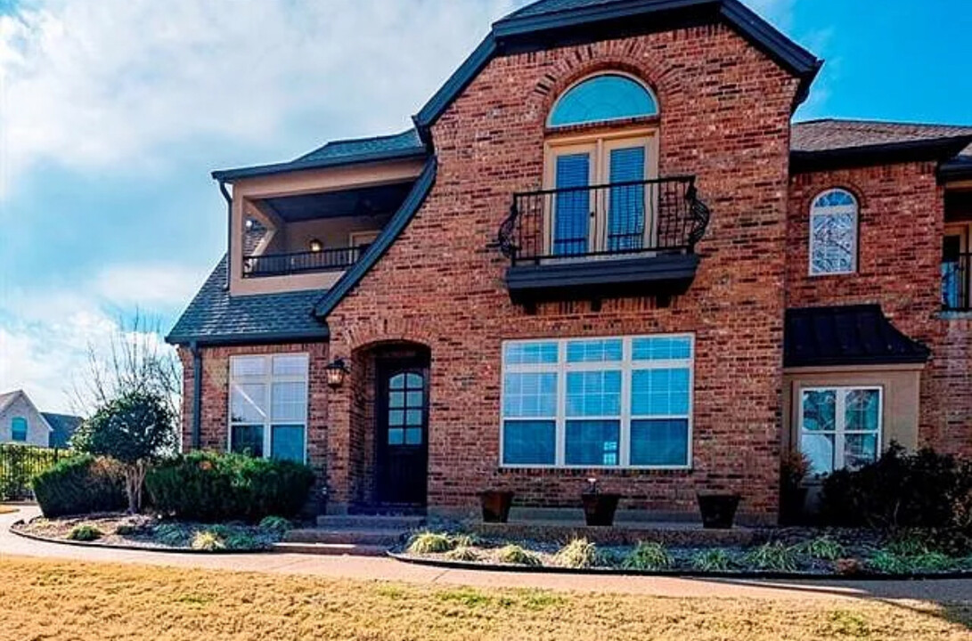 2200 Herons Nest Dr in Granbury, TX - Building Photo