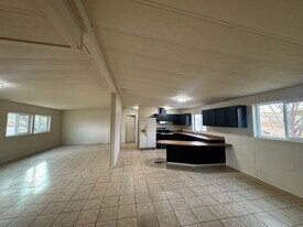 170 S Outlook Rd in Outlook, WA - Building Photo