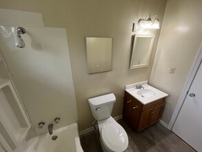 1923 Beverly Ct in Anderson, IN - Foto de edificio - Building Photo