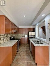 6 Latitude Ln in Whitchurch-Stouffville, ON - Building Photo - Building Photo