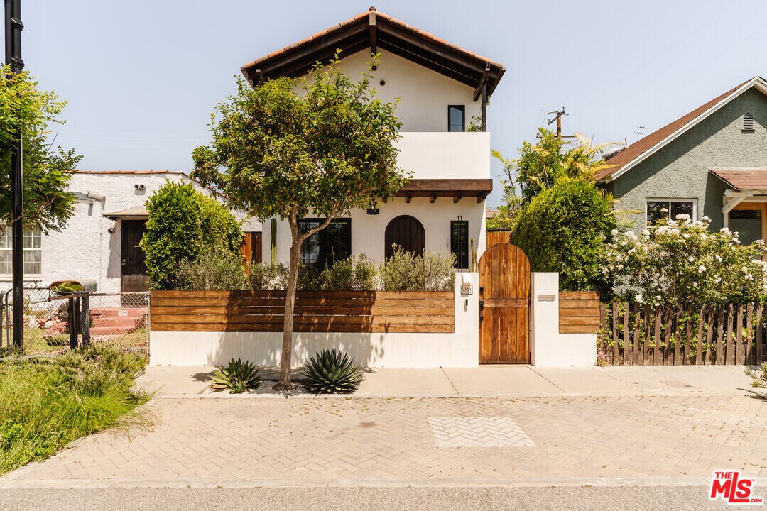 751 Ozone St in Santa Monica, CA - Building Photo