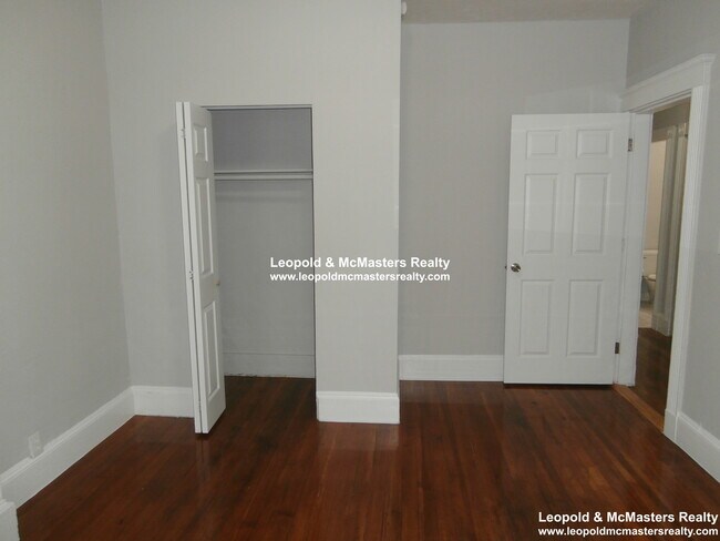 45 Ashford St, Unit 2 in Boston, MA - Foto de edificio - Building Photo