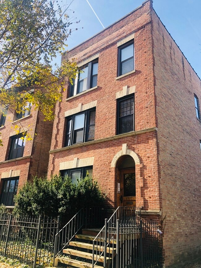 2408 N Surrey Ct