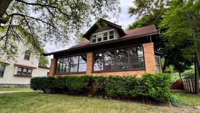 property at 1308 Kalamazoo Ave SE
