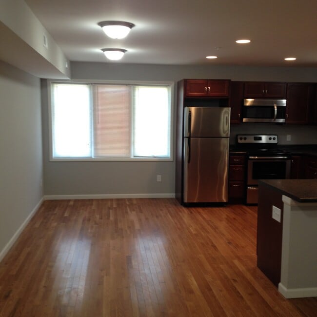 2717 E 32nd St, Unit 3 in Minneapolis, MN - Building Photo - Building Photo