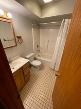 932 W Rollins Rd in Round Lake Heights, IL - Building Photo - Building Photo