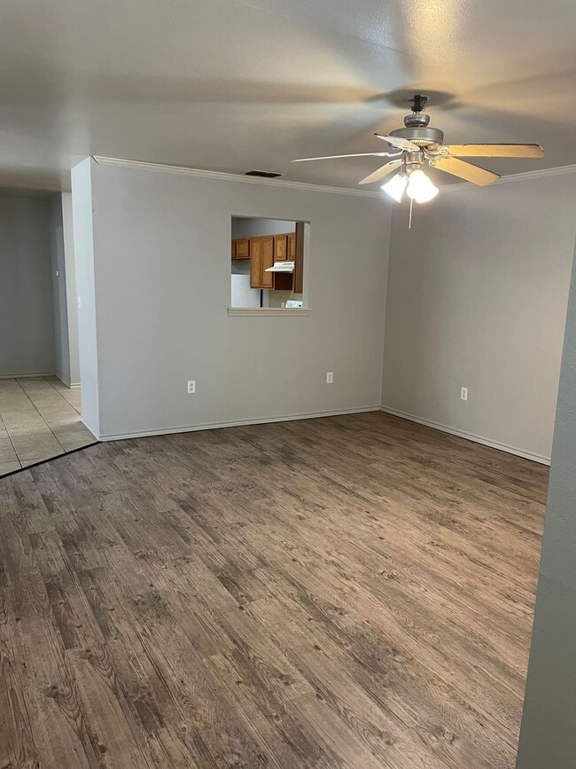 303 N Clinton Ave in Lubbock, TX - Building Photo - Building Photo