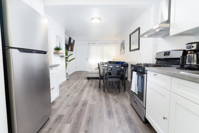 3126 Cañon St in San Diego, CA - Building Photo - Building Photo