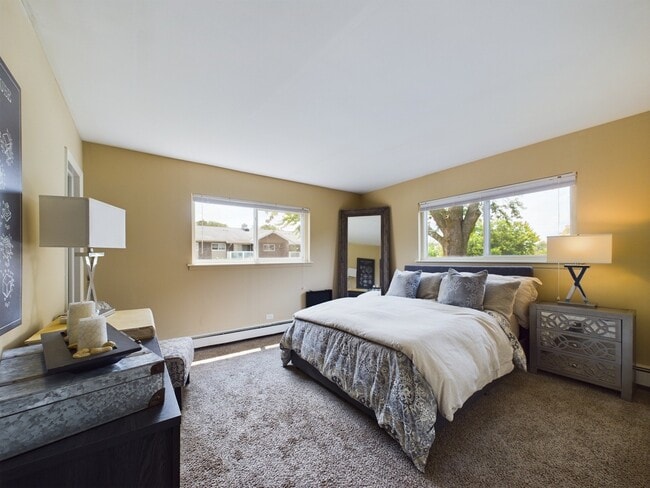 Renaissance at Carol Stream in Carol Stream, IL - Foto de edificio - Building Photo