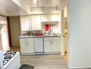 17807 8th Ave NE, Unit 2 in Shoreline, WA - Foto de edificio - Building Photo