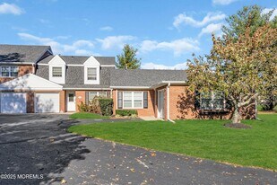 68 Maple Dr in Spring Lake, NJ - Building Photo