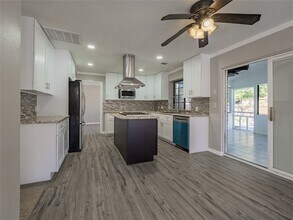 2722 Carmel Woods Dr in Seabrook, TX - Building Photo - Building Photo