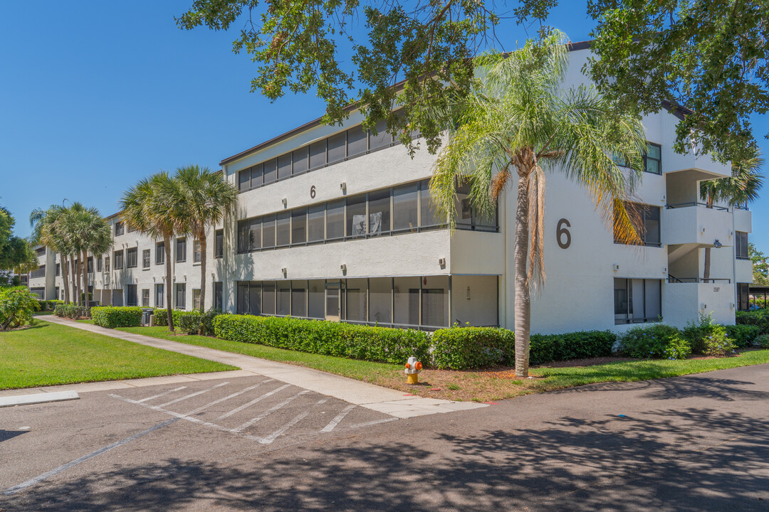 Inverness Condominiums in Clearwater, FL - Building Photo