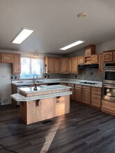 785 N 7th Ave in Elgin, OR - Building Photo - Building Photo