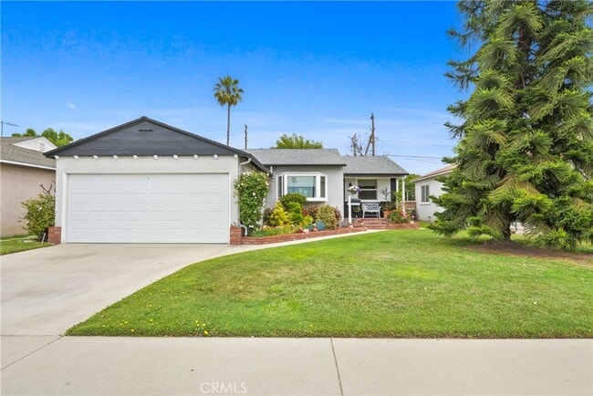 property at 3768 Conquista Ave