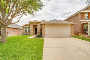 15712 Landing Creek Ln in Roanoke, TX - Building Photo
