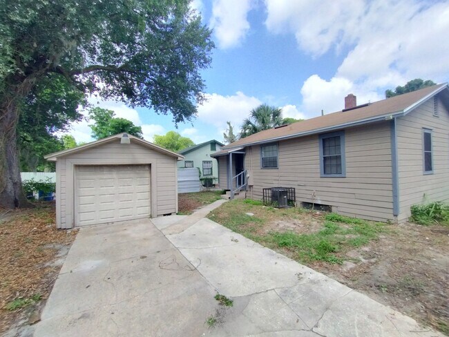 property at 1202 Lila Ave