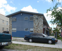 1261 NW 5th St Apartments