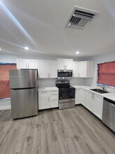 1809 NW 8th Pl in Fort Lauderdale, FL - Building Photo - Building Photo